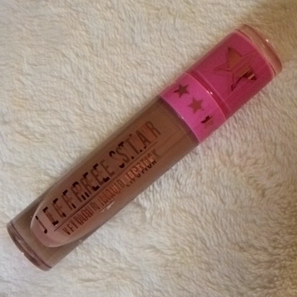 HIDDEN HILLS JEFFREE STAR LIQUID LIP STICK